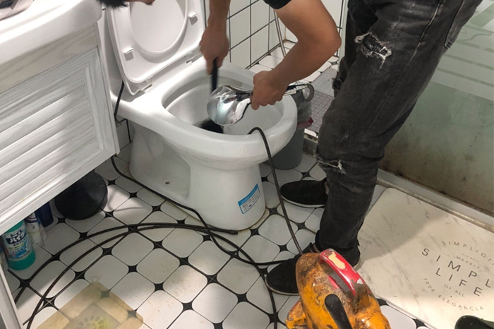 伊州疏通下水道